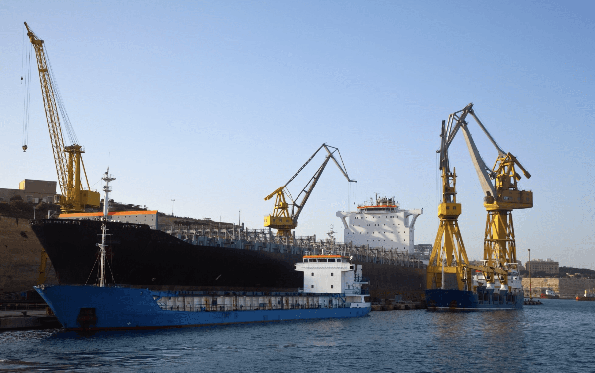 Najväčší prístav v Európe – Rotterdam, brána do sveta obchodu