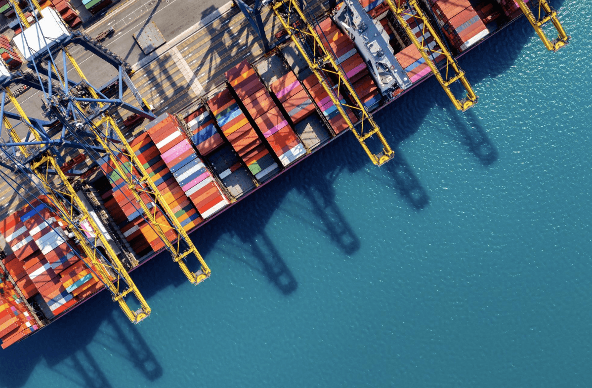 Dovoz zboží z Číny: Kompletní průvodce dovozem, clem a logistikou